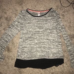 light gray and black long sleeve shirt